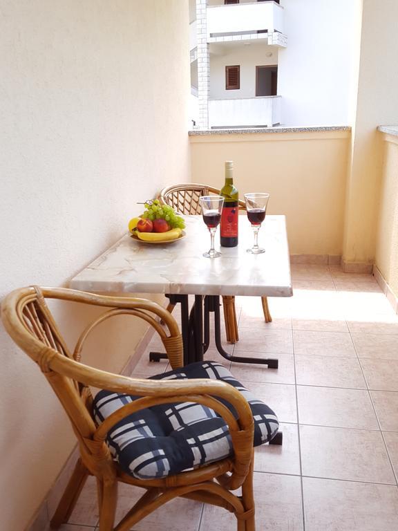 Apartments Mirakul Lopar Ngoại thất bức ảnh