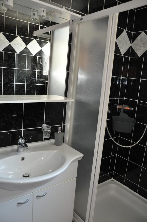 Apartments Mirakul Lopar Ngoại thất bức ảnh