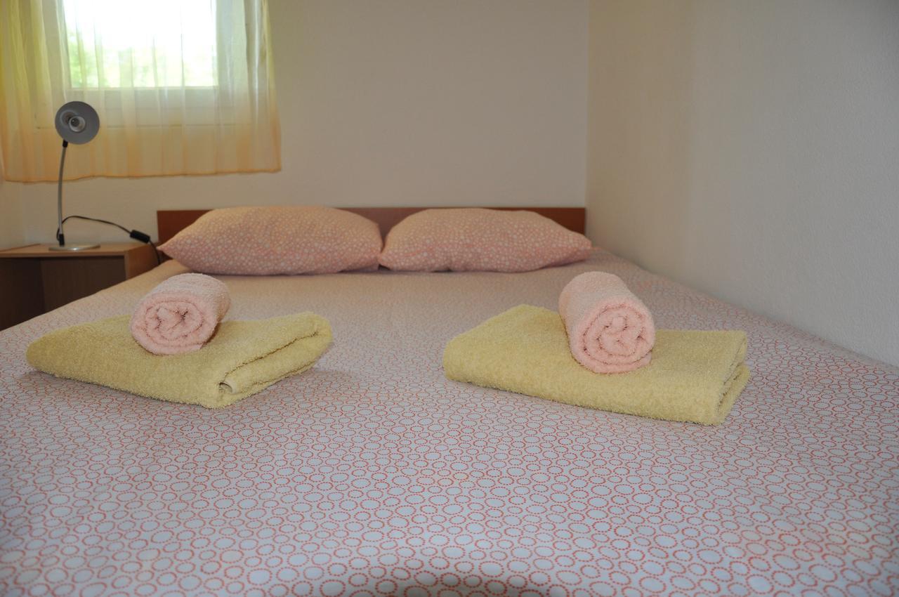 Apartments Mirakul Lopar Ngoại thất bức ảnh